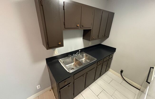 1 bed, 1 bath, 802 sqft, $775, Unit #23