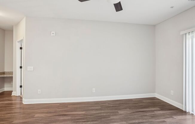 1 bed, 1 bath, 740 sqft, $1,599, Unit 600 - 3G