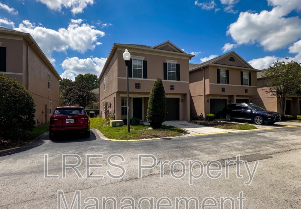 2825 Cliffe Ct