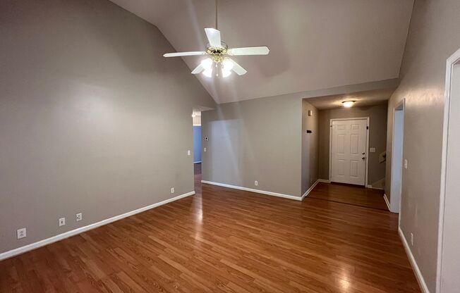 Conveniently located 3 Bedroom 2 Bath+ BONUS in Cul-de-Sac in Smyrna