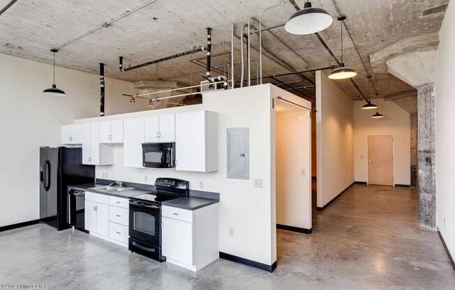2 beds, 2 baths, 1,158 sqft, $1,550, Unit 211