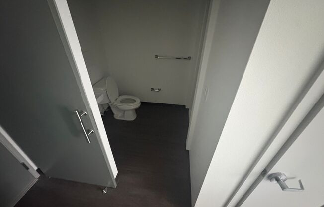 Studio, 1 bath, 239 sqft, $925, Unit Z-438