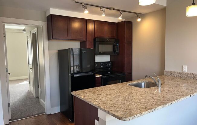 2 beds, 2 baths, 950 sqft, $1,375, Unit B-201