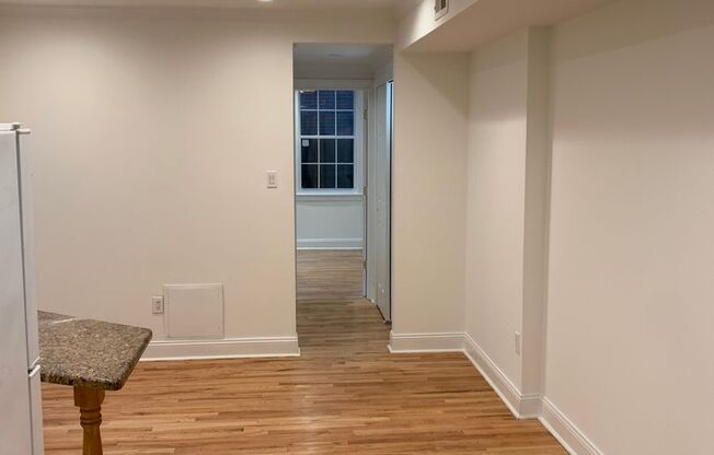 1 bed, 1 bath, 500 sqft, $1,550, Unit 1R