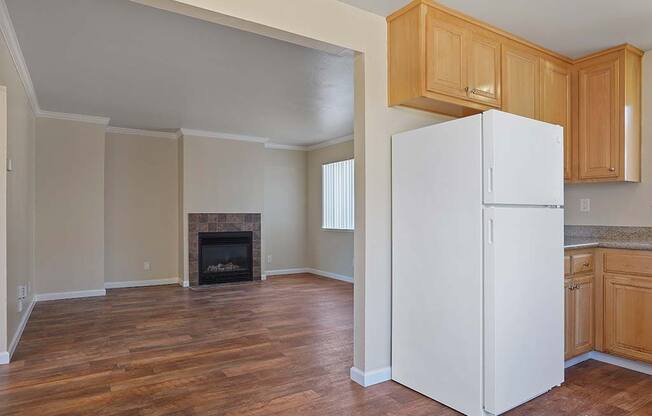 Well Equipped Kitchen at Colonial Garden Apartments, San Mateo