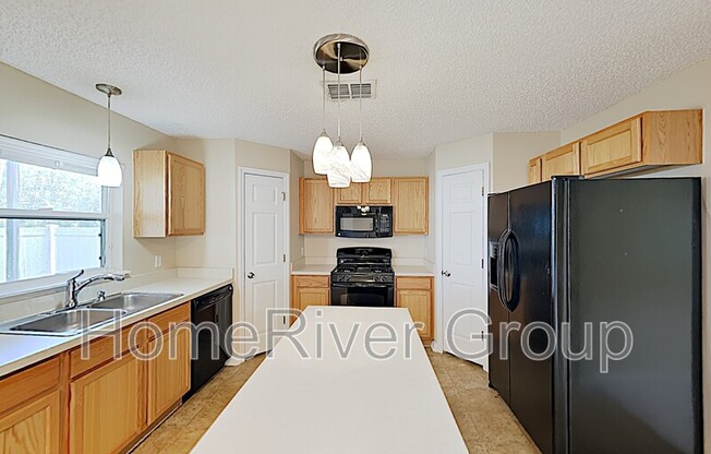 2215 CANOPY DR