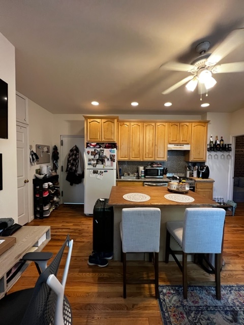 2 beds, 1 bath, $3,450, Unit 2R