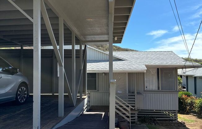 Makaikoa Street - near Kahala - 3 bedroom single family home