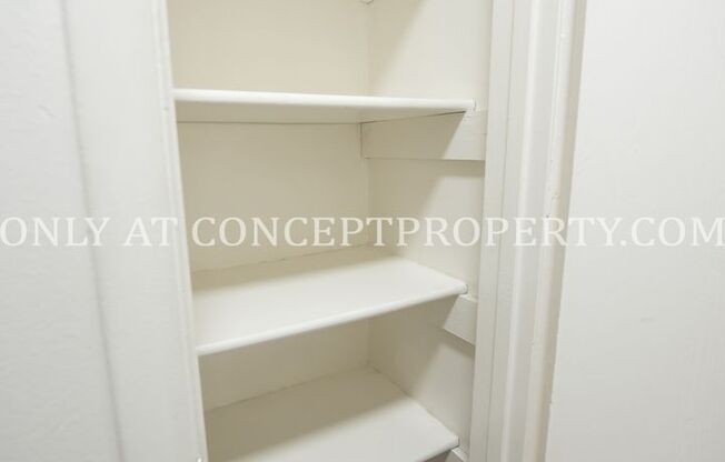 2 beds, 1 bath, 935 sqft, $1,299, Unit 11