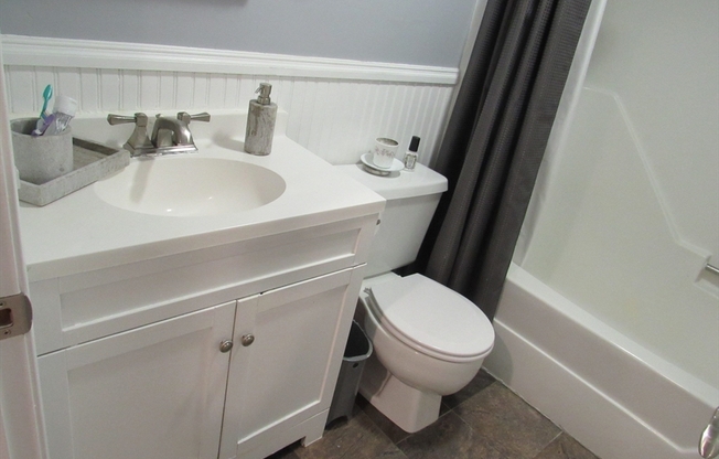 1 bed, 1 bath, 712 sqft, $1,775, Unit 120