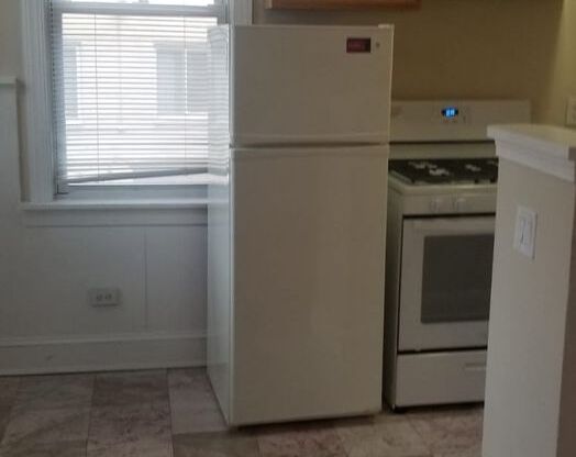 Studio, 1 bath, 300 sqft, $1,450, Unit 208