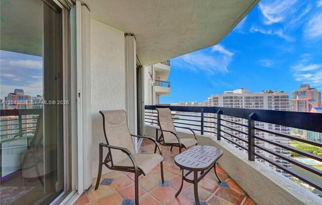 2 beds, 2 baths, $3,500, Unit # 3302