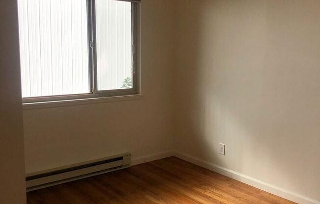 2 beds, 1 bath, 810 sqft, $2,275, Unit 01