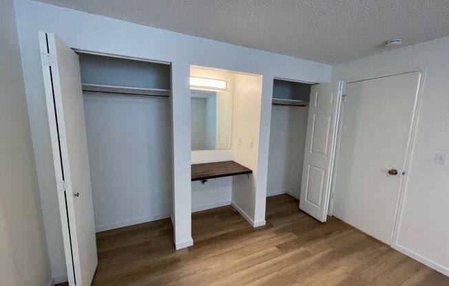 2 beds, 1 bath, 780 sqft, $1,100, Unit 11