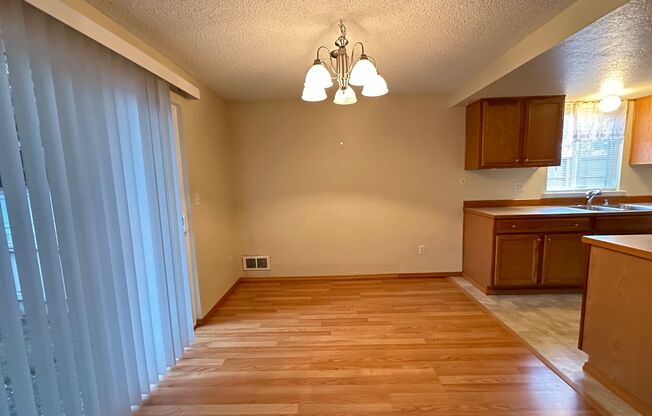 2 Bedroom Condo in Lake Stevens!