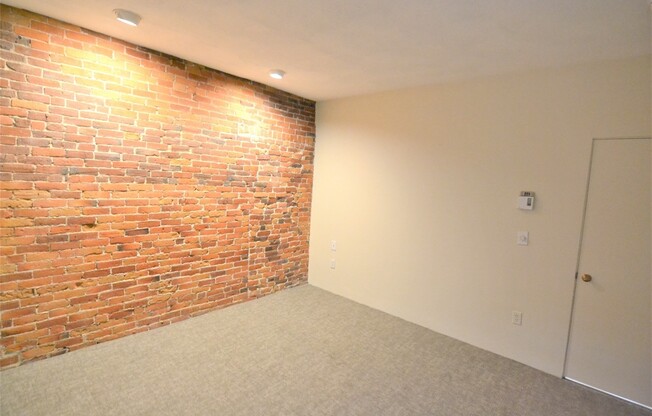 1 bed, 1 bath, 745 sqft, $3,075, Unit 40-PE