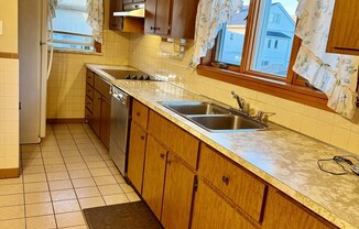 2 beds, 1 bath, 1,200 sqft, $2,600, Unit 1