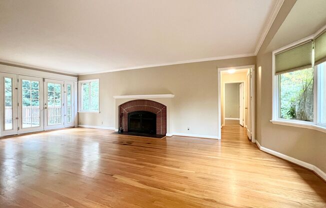 10340 Fischer Place NE