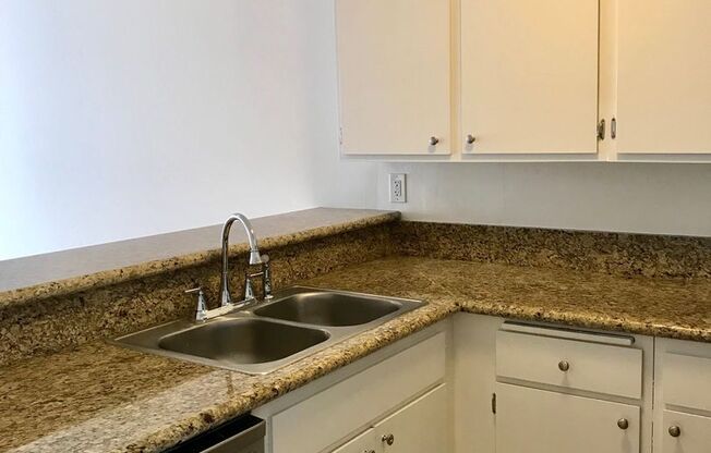 Studio, 1 bath, 465 sqft, $1,995, Unit 107