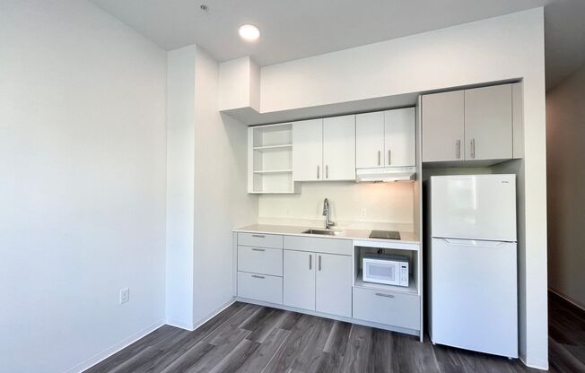 1 bed, 1 bath, 440 sqft, $1,327, Unit 223