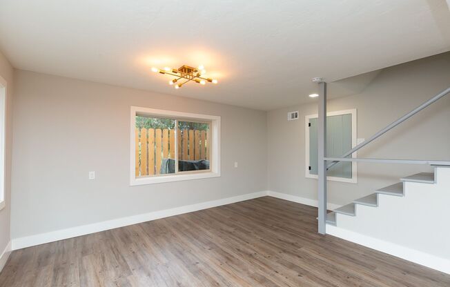 ***CONTEMPORARY COMPFORT ***COLLEGE AREA***STYLISH STUDIO***HURRY WON'T LAST LONG***