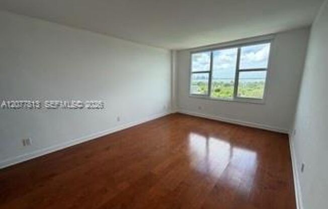 2 beds, 2 baths, $4,500, Unit # 15 J