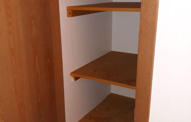 Studio, 1 bath, 370 sqft, $550, Unit 305