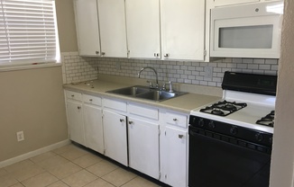 2 beds, 1 bath, 900 sqft, $1,095, Unit 5213