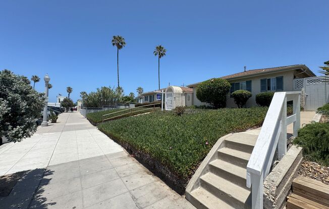 10 Units Ocean Beach... 1/2 block to beach