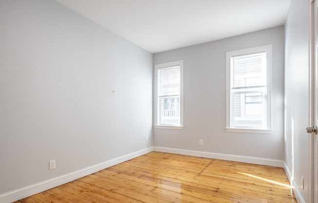 4 beds, 2 baths, $4,600, Unit 2