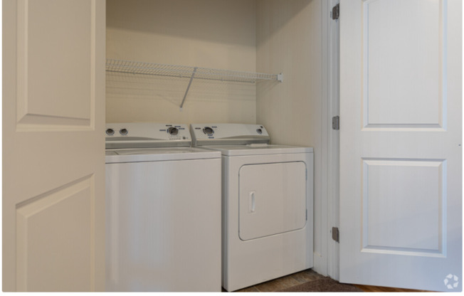 2 beds, 2 baths, 1,004 sqft, $1,550, Unit 339