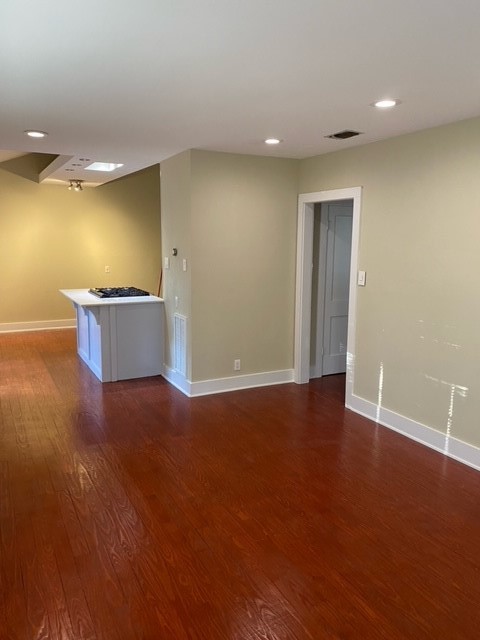1808 W 38 ST