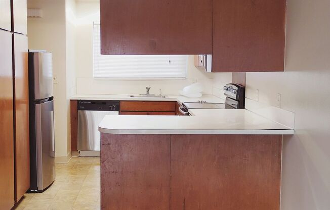 Holly Lane Apartments (HLA)