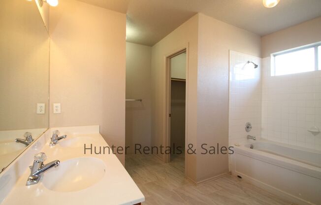 4 beds, 2 baths, $1,375