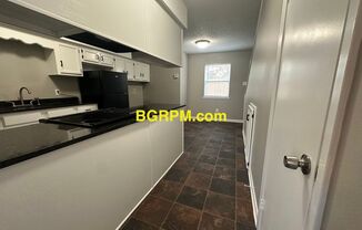 2 beds, 1.5 baths, 1,018 sqft, $850, Unit 17