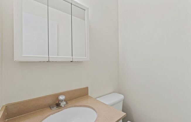 2 beds, 1.5 baths, 1,050 sqft, $1,185, Unit 79