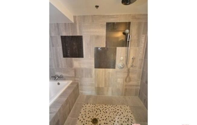 2 beds, 3 baths, 1,690 sqft, $5,500, Unit 1611