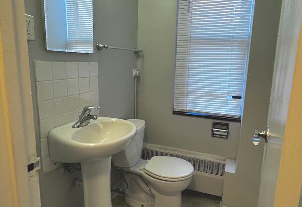 Studio, 1 bath, 320 sqft, $850, Unit # M016