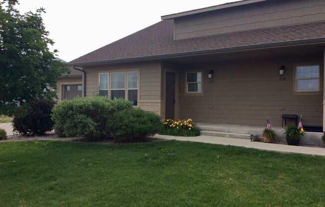 Lovely Townhouse for Rent in South Heart