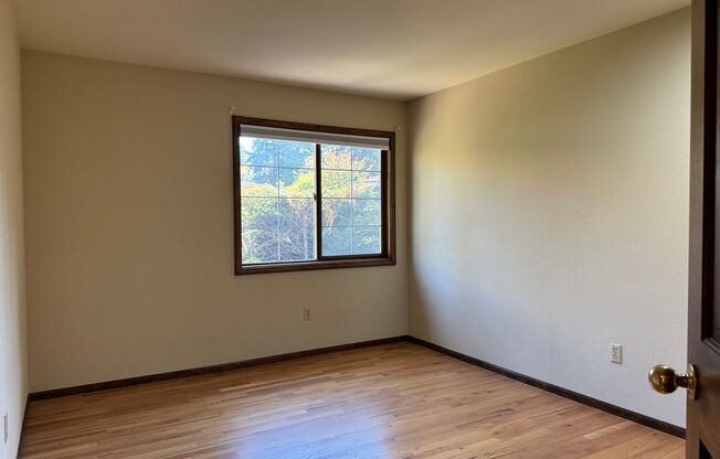 4 beds, 2.5 baths, $4,500