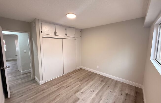 2 beds, 1 bath, $2,300, Unit 05