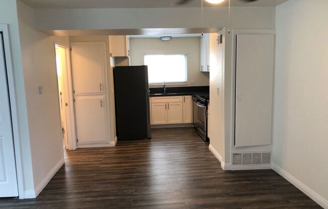 6330 Newlin