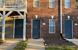 Desirable 1 Bed/1 Bath Condo in Very Convenient Location!