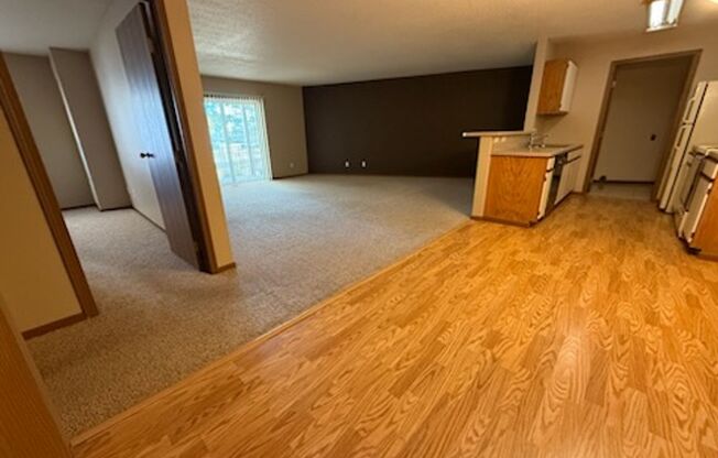 1 bed, 1 bath, 732 sqft, $1,090, Unit 105