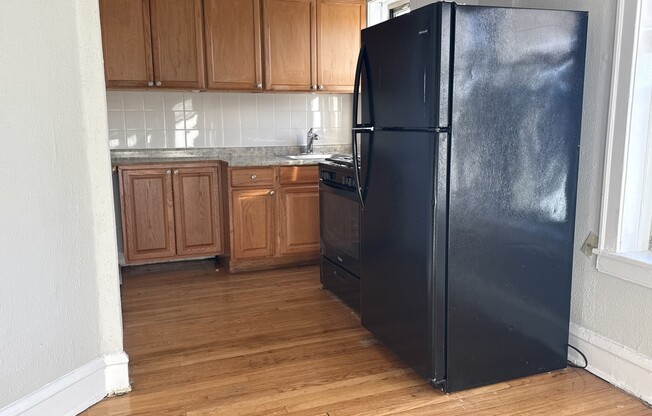 5119 21 W MONTROSE AVE