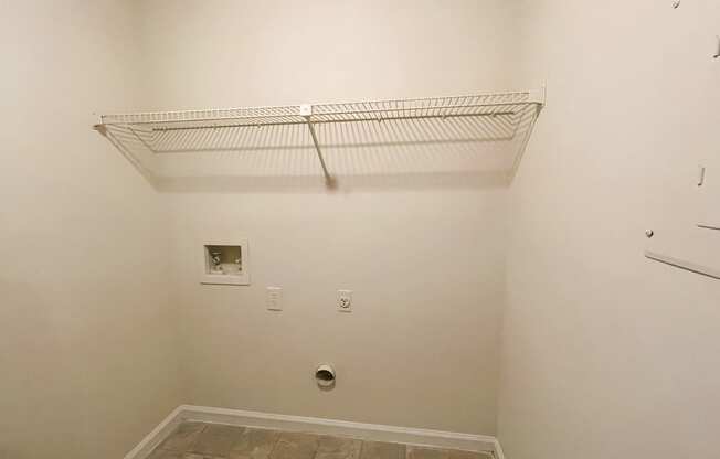 Drayton laundry closet with appliance hookups located in Duluth, GA 30096