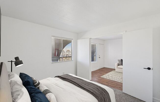 2 beds, 1 bath, 780 sqft, $1,348, Unit 25