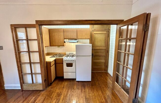 Studio, 1 bath, 400 sqft, $1,545, Unit 233-224
