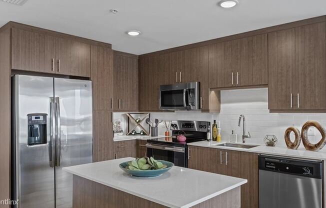 1600 W 49th St
