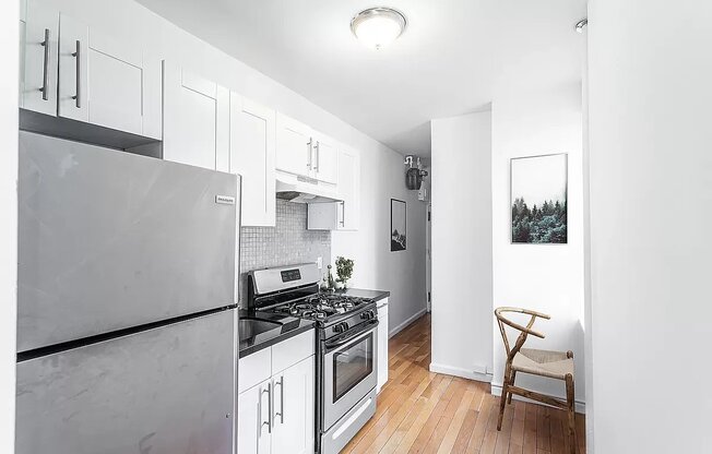 3 beds, 1 bath, $4,495, Unit 8